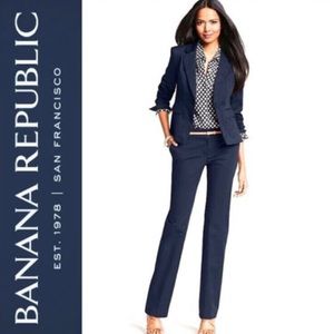 EUC. Banana Republic Black Martin Fit Suit.  Black. Size 2